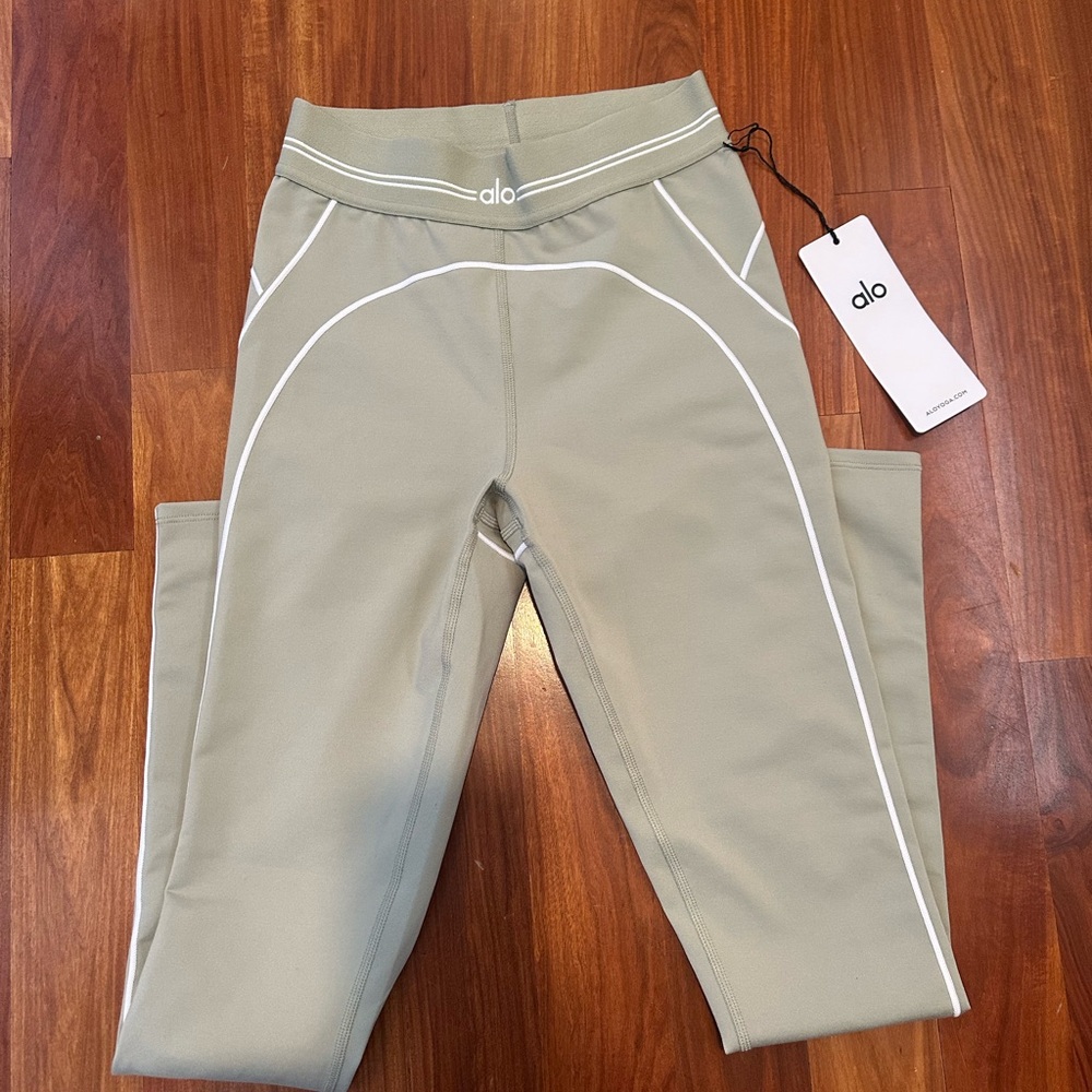 ALO Limestone Leggings